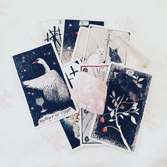 CONNECTING WITH YOUR SPIRIT GUIDE- TAROT CARD READING